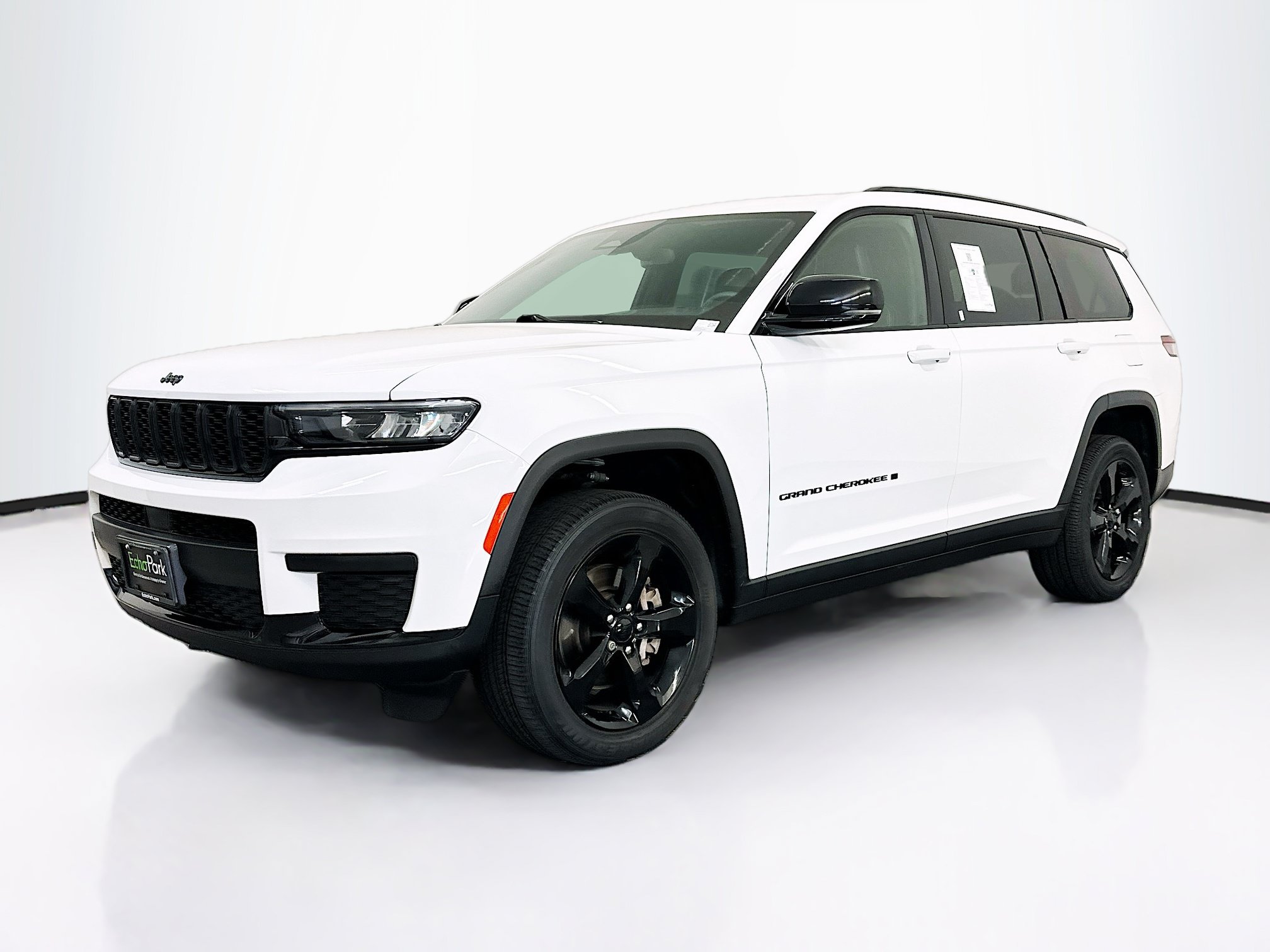 Used 2023 Jeep Grand Cherokee L Laredo AWD/4WD image 3