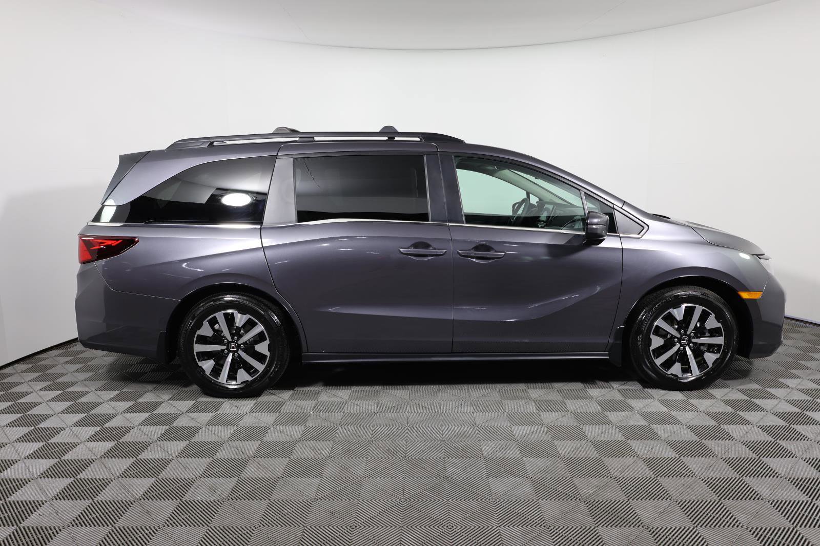 Used 2026 Honda Odyssey EX-L image 4
