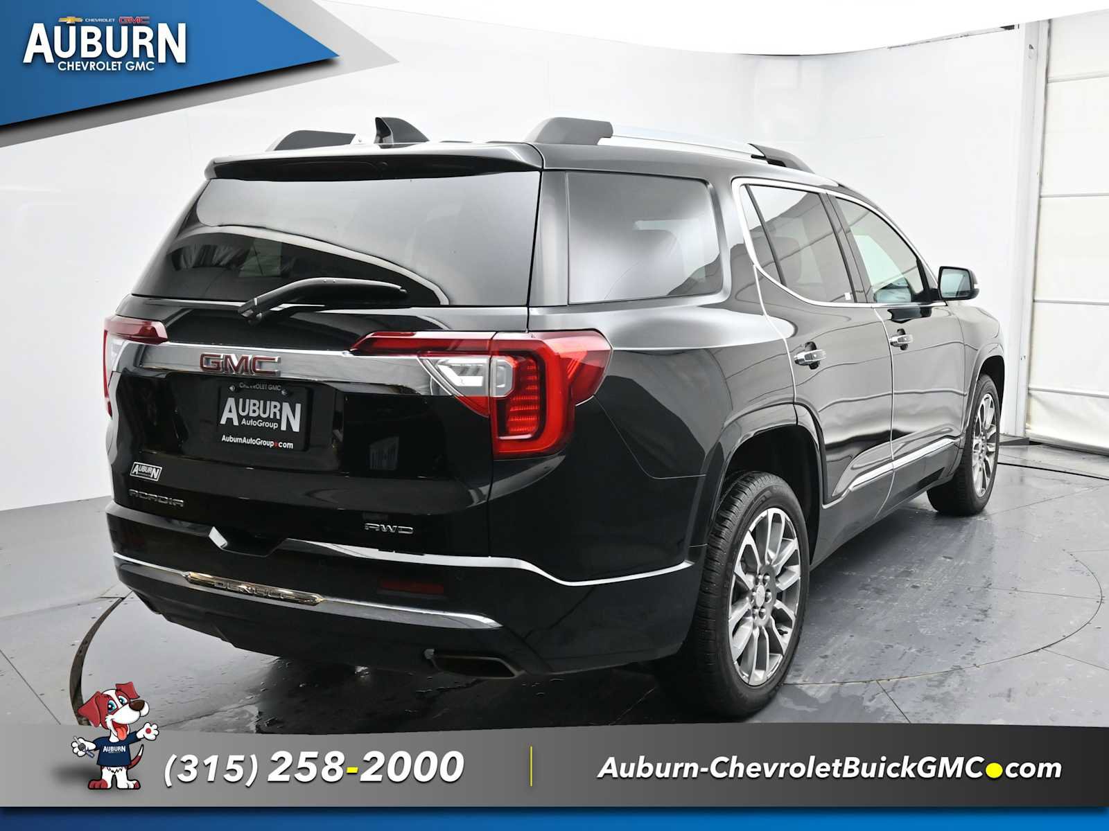 Used 2023 GMC Acadia Denali w/ Trailering Package image 4