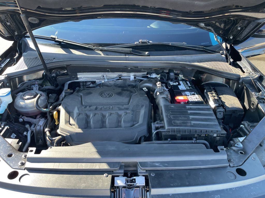 Used 2022 Volkswagen Tiguan SE R-Line image 57