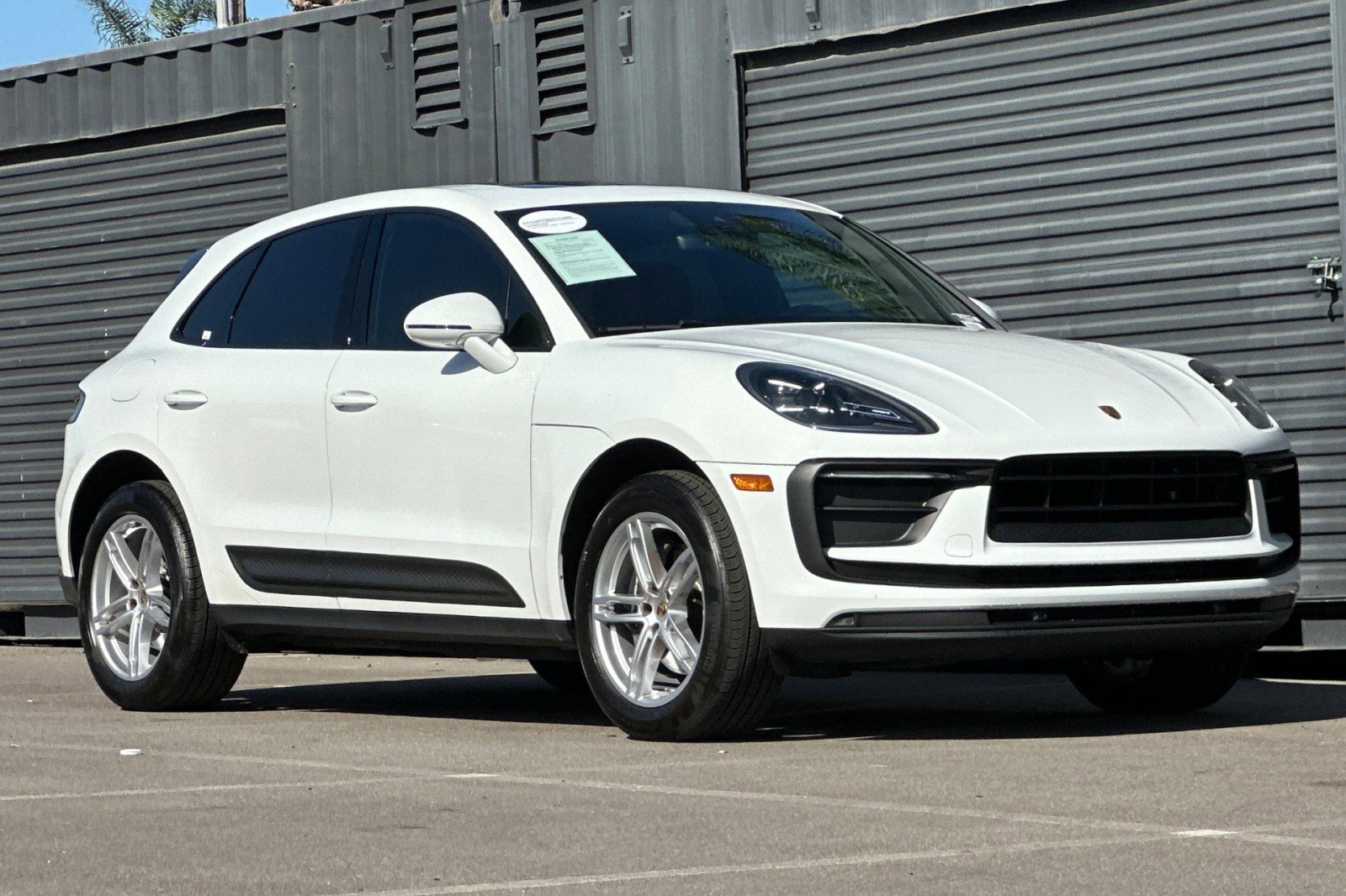 Certified 2022 Porsche Macan image 10