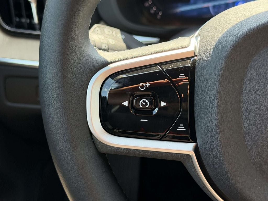 New 2026 Volvo XC60 B5 Core w/ Climate Package AWD/4WD image 8