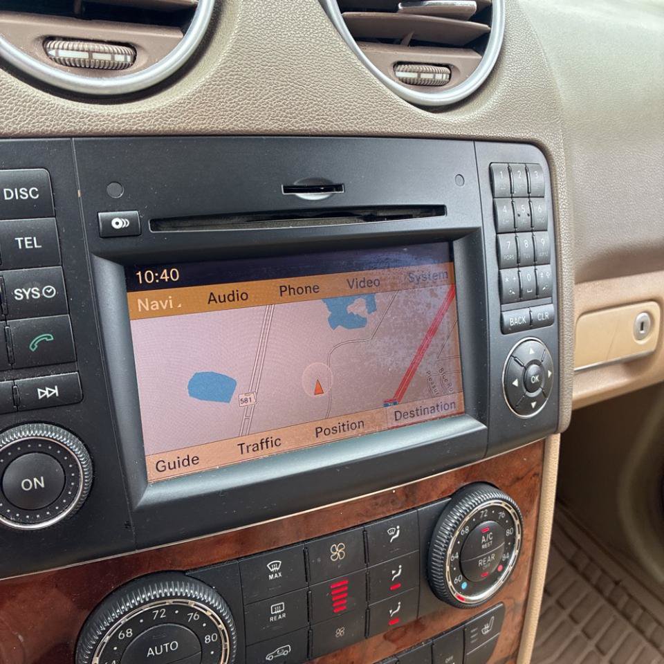 Used 2010 Mercedes-Benz ML 550 4MATIC image 19