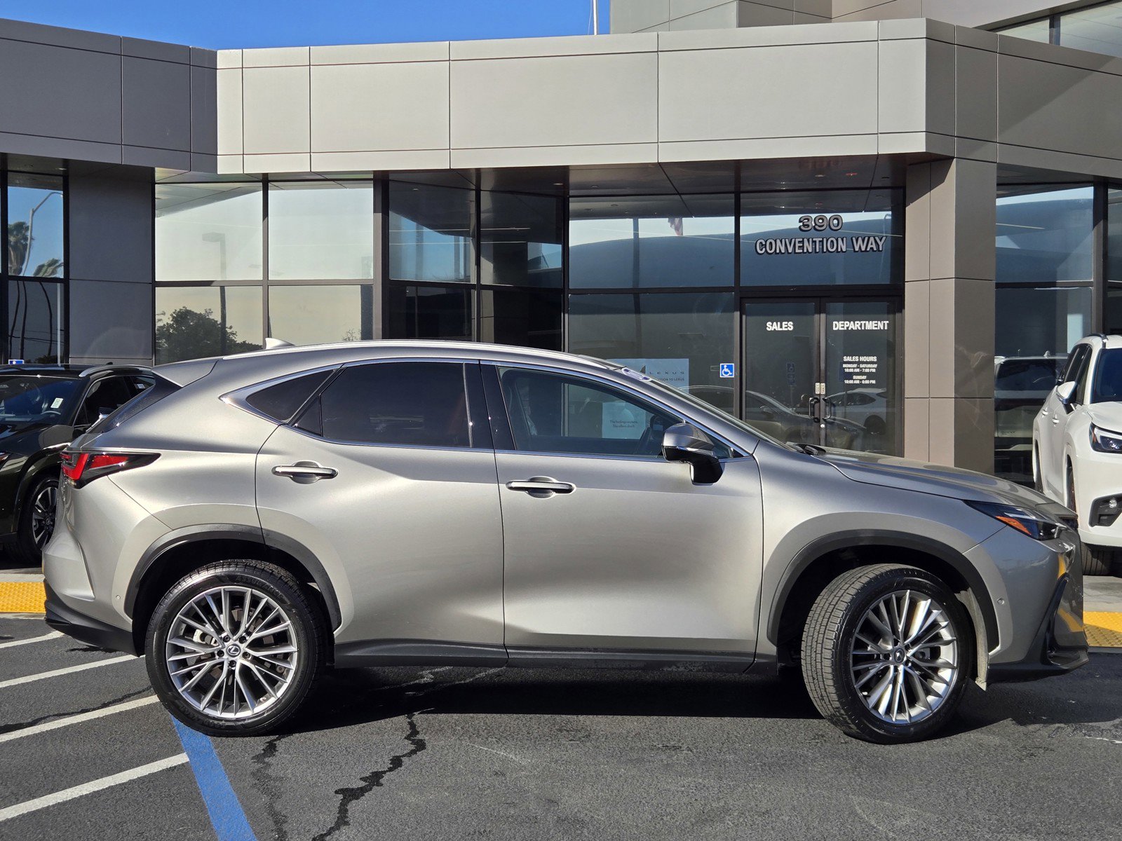 Used 2023 Lexus NX 350h AWD w/ Vision Package image 3