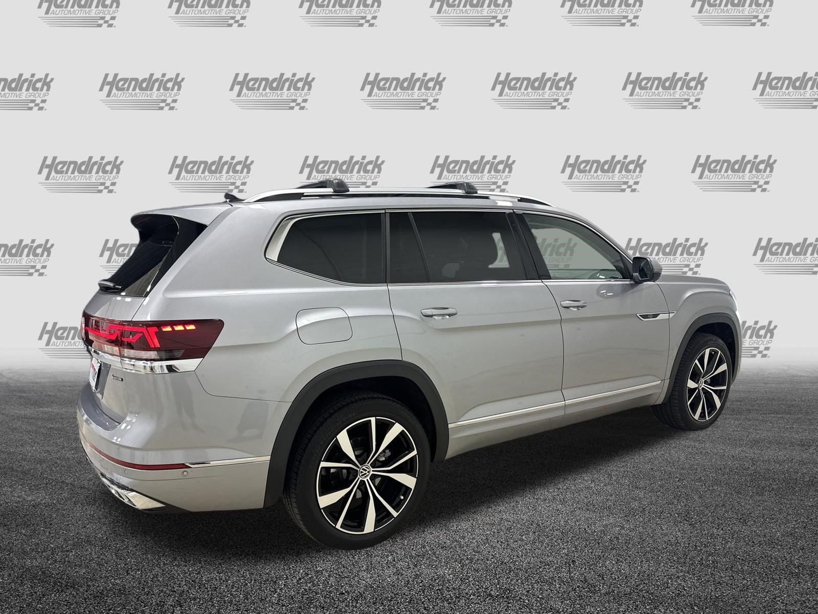 Used 2024 Volkswagen Atlas SEL Premium R-Line AWD/4WD image 10