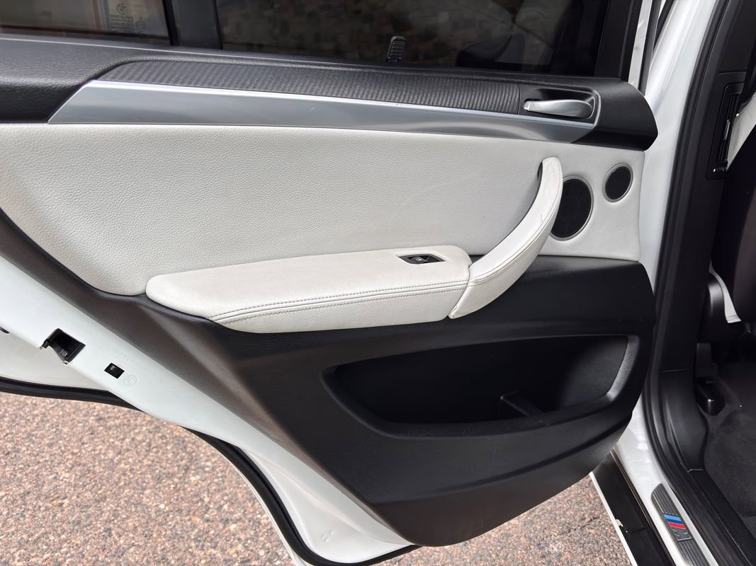 Used 2010 BMW X5 M image 32