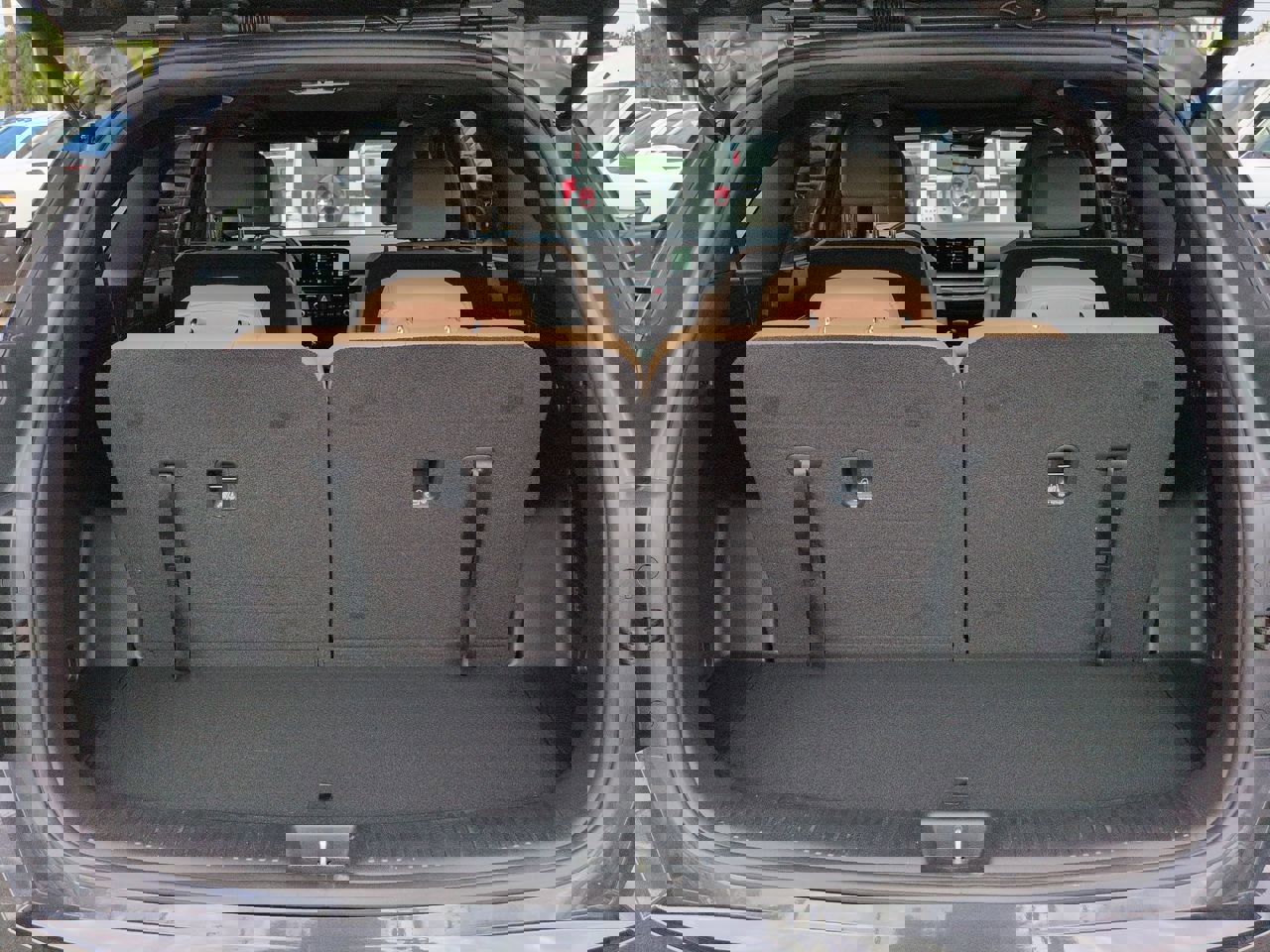 Used 2025 Kia Sorento SX Prestige w/ Olive Brown Leather Package image 13