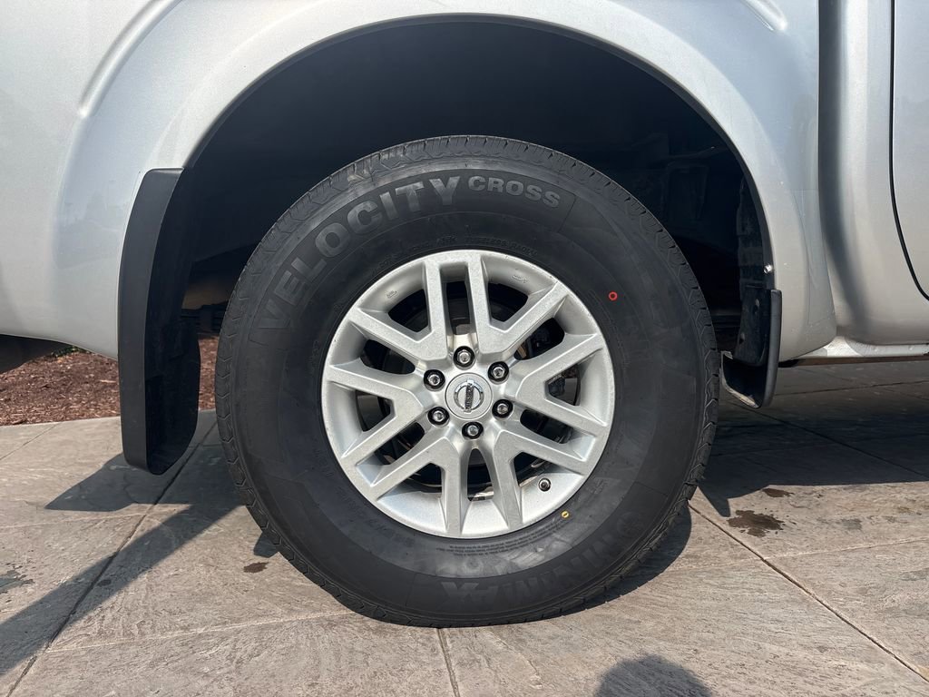 Used 2016 Nissan Frontier SV w/ SV Value Truck Package AWD/4WD image 11