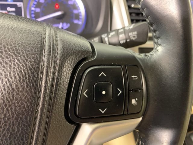 Used 2014 Toyota Highlander Limited image 25