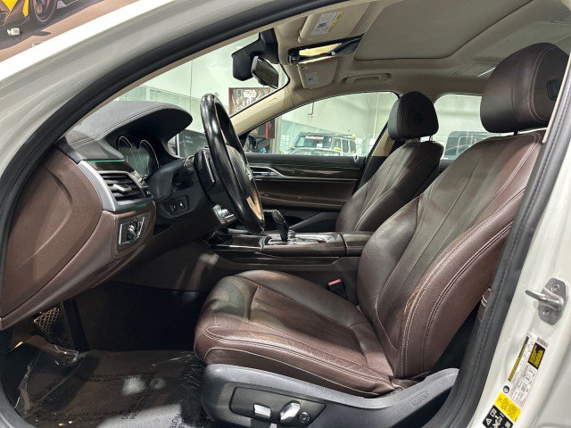Used 2017 BMW 740i xDrive AWD/4WD image 38