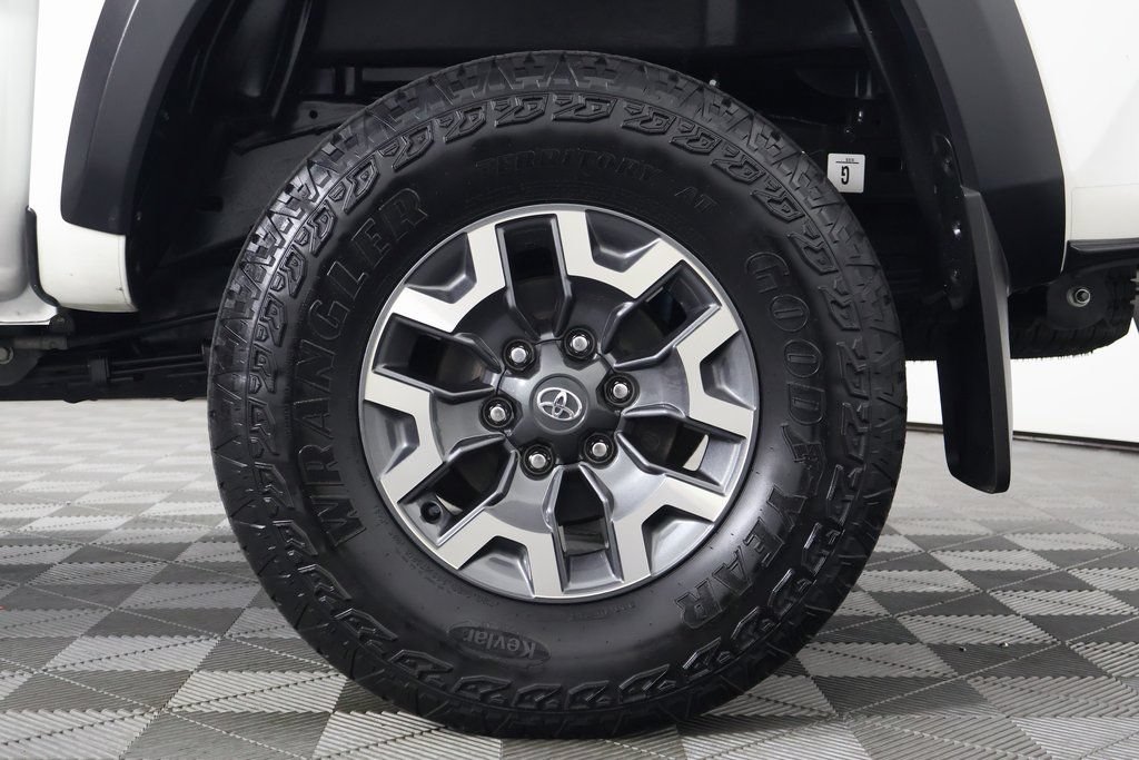 Used 2023 Toyota Tacoma TRD Off-Road w/ Technology Package AWD/4WD image 16