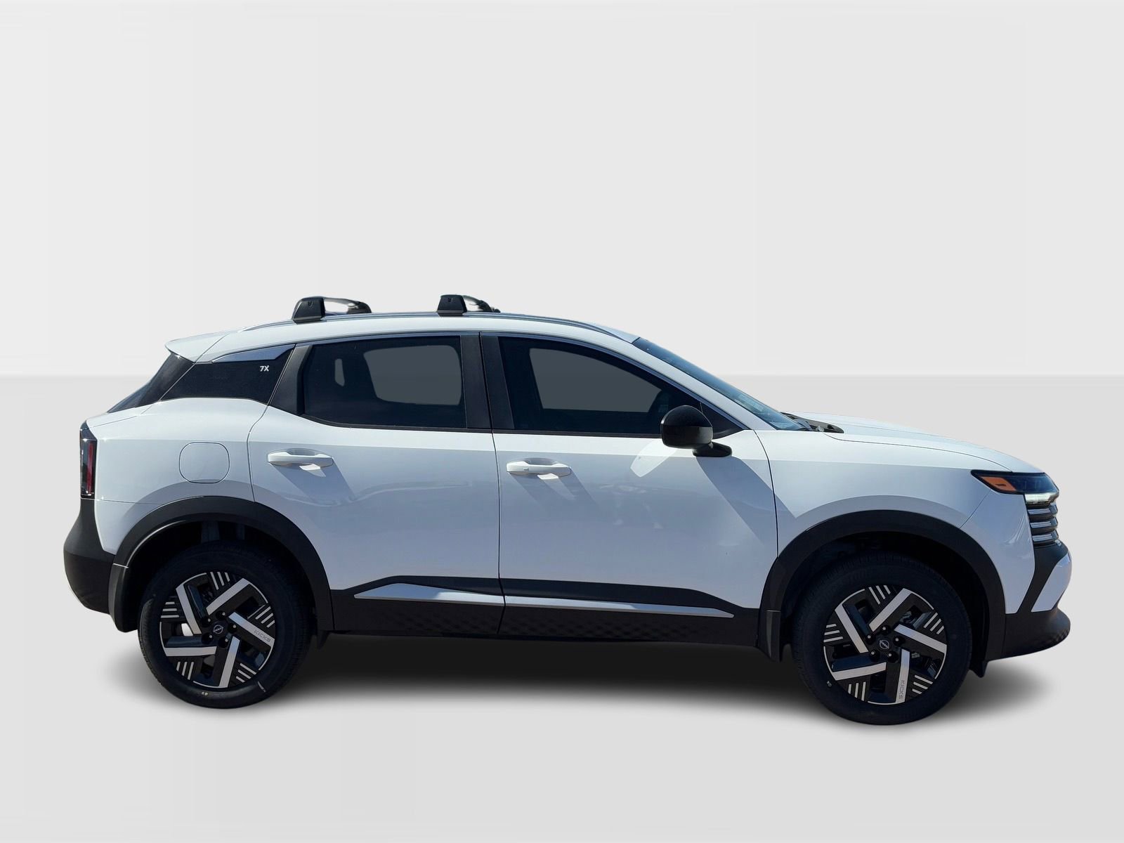 New 2026 Nissan Kicks SV w/ Cold Weather Package FWD image 6