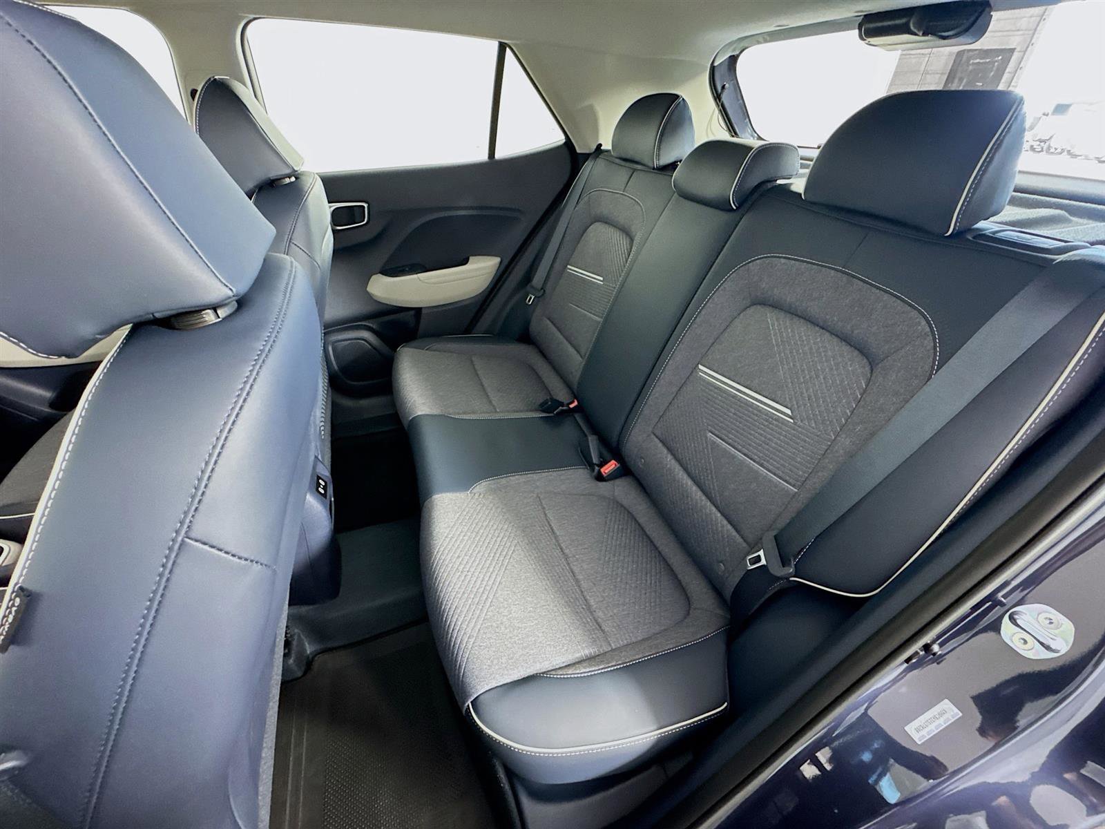 New 2025 Hyundai Venue Limited image 22