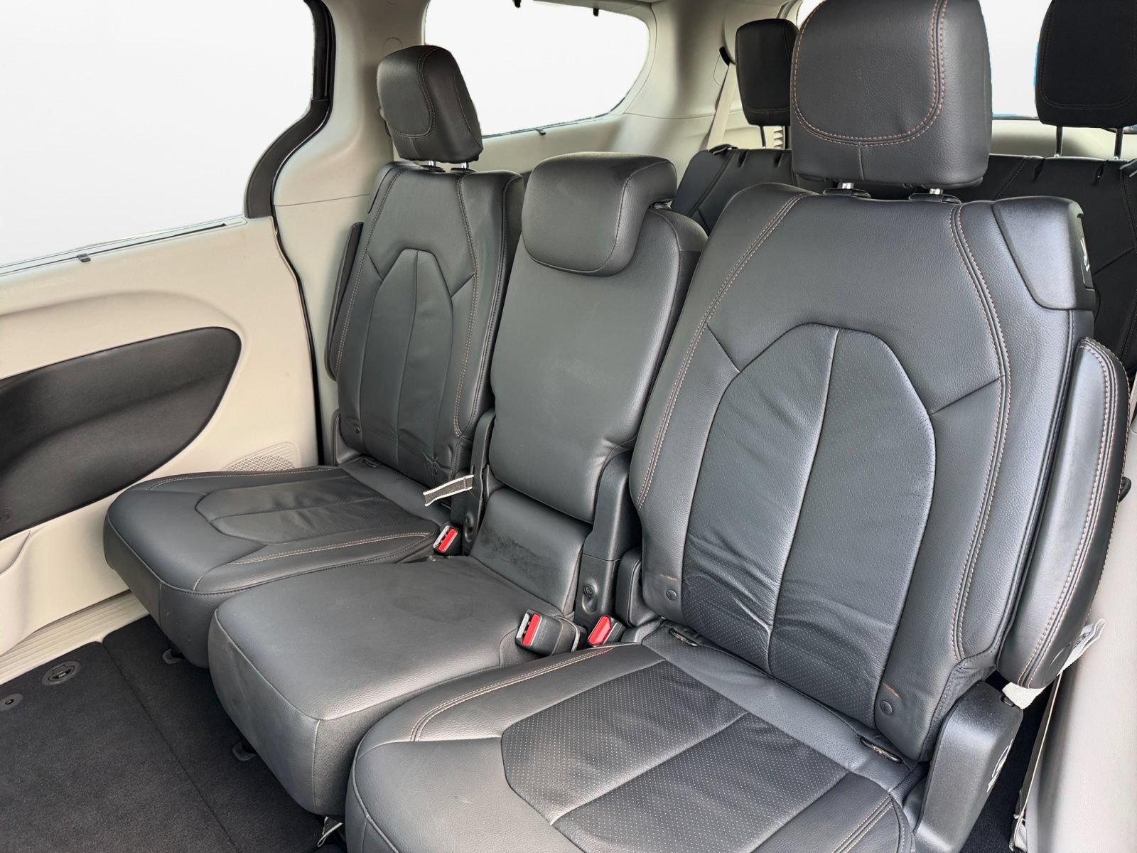 Used 2017 Chrysler Pacifica Touring-L Plus FWD image 15