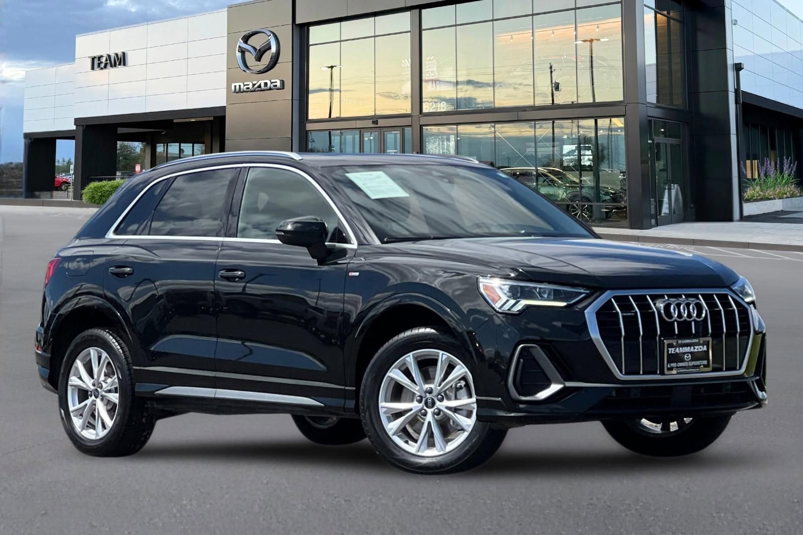 Used 2023 Audi Q3 2.0T Premium AWD/4WD image 2
