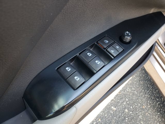 Used 2020 Toyota Camry LE FWD image 13
