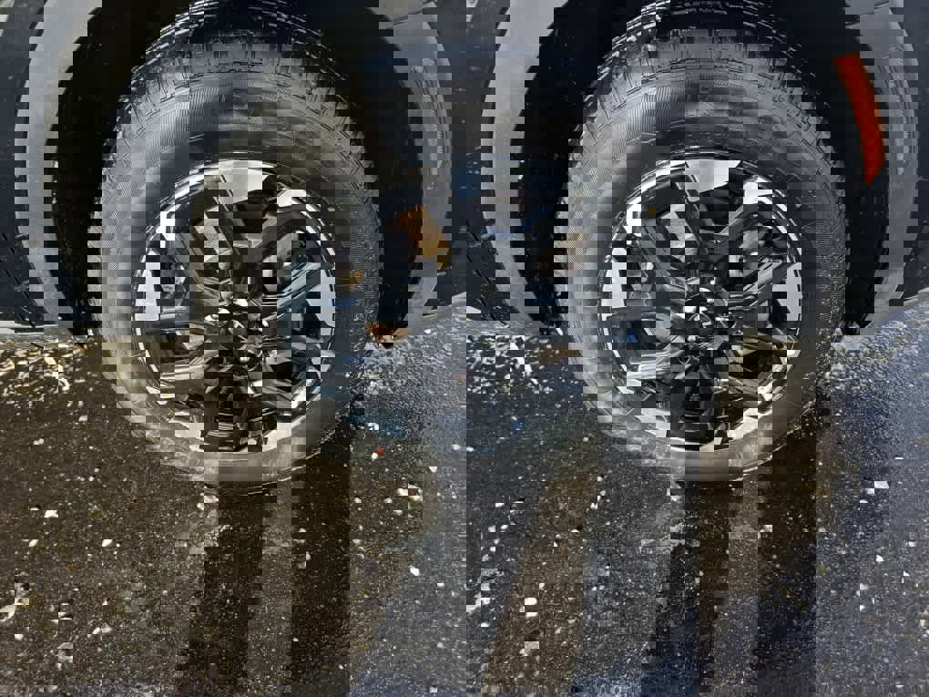 Used 2024 Kia Sorento S image 18