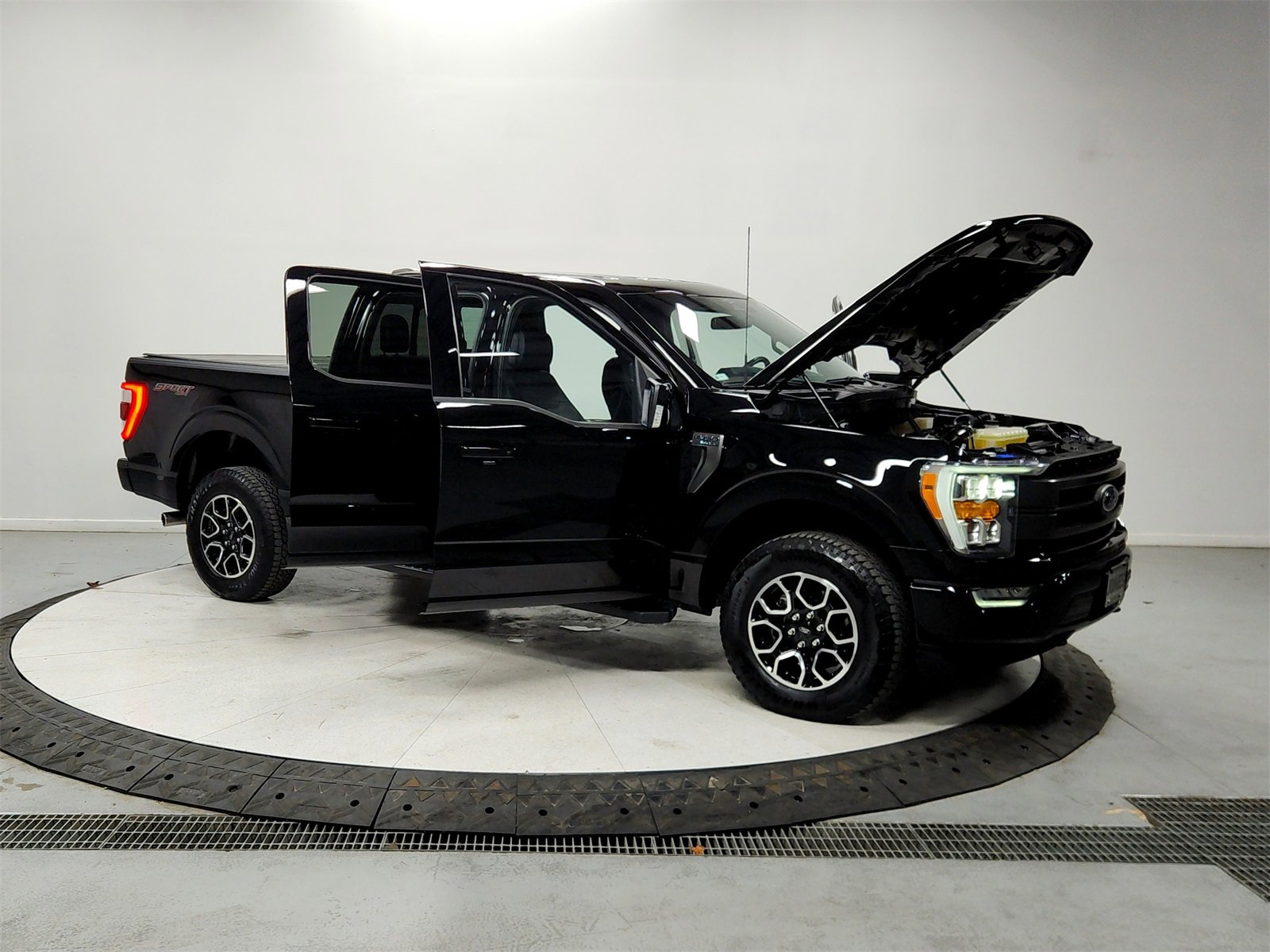 Used 2023 Ford F150 Lariat image 8