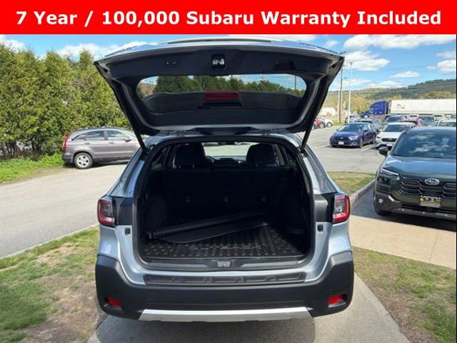 Used 2025 Subaru Outback Limited AWD/4WD image 14
