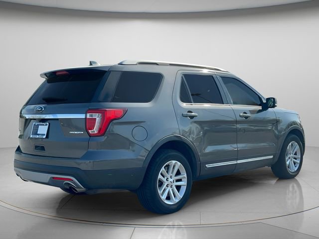 Used 2016 Ford Explorer XLT w/ Equipment Group 201A image 7