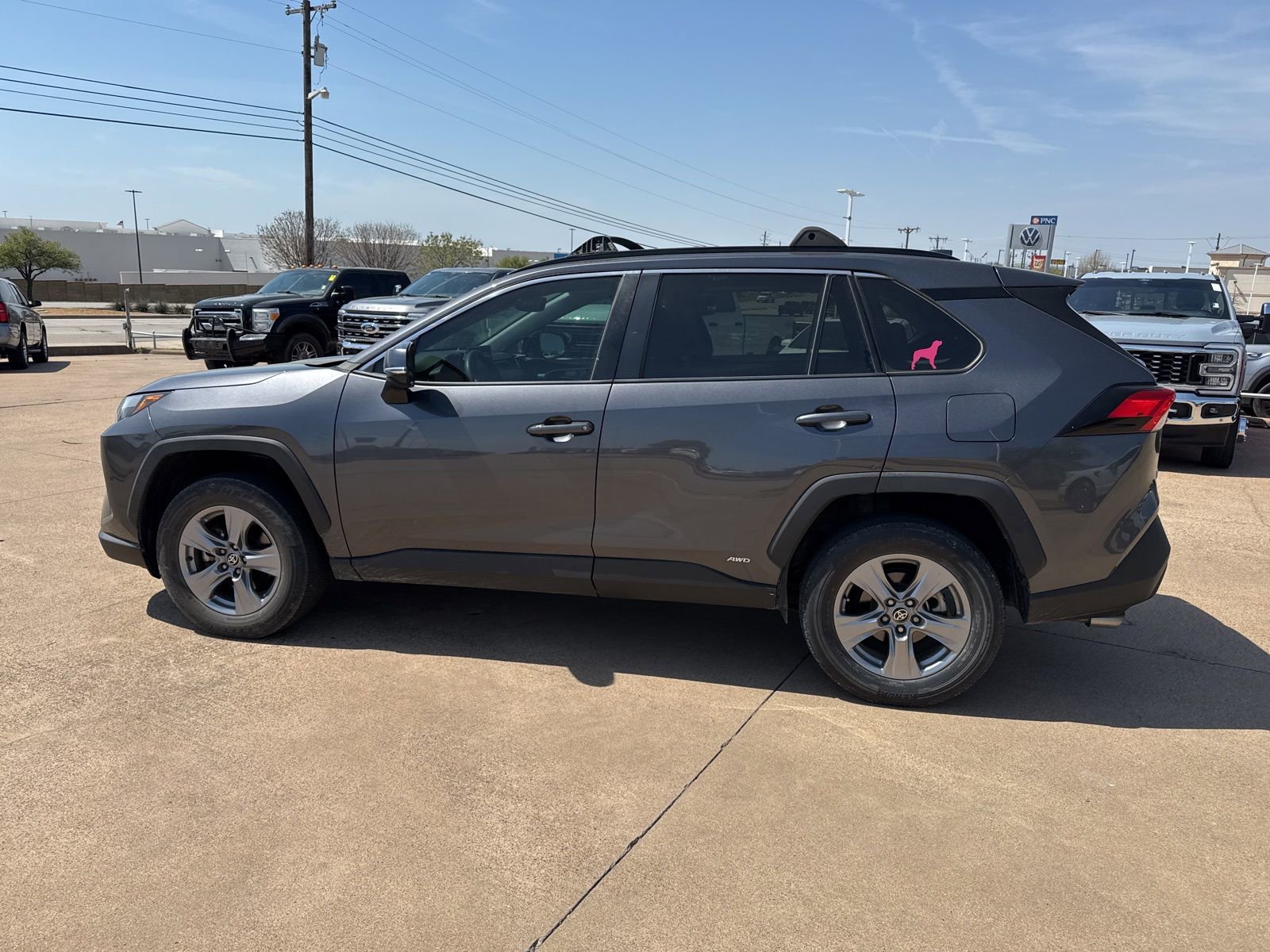 Used 2022 Toyota RAV4 XLE w/ Convenience Package image 4