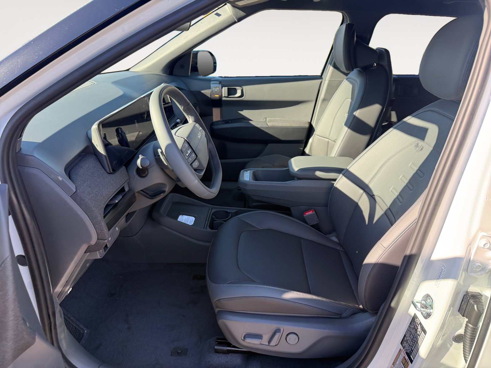 New 2027 Kia EV3 Wind FWD image 10