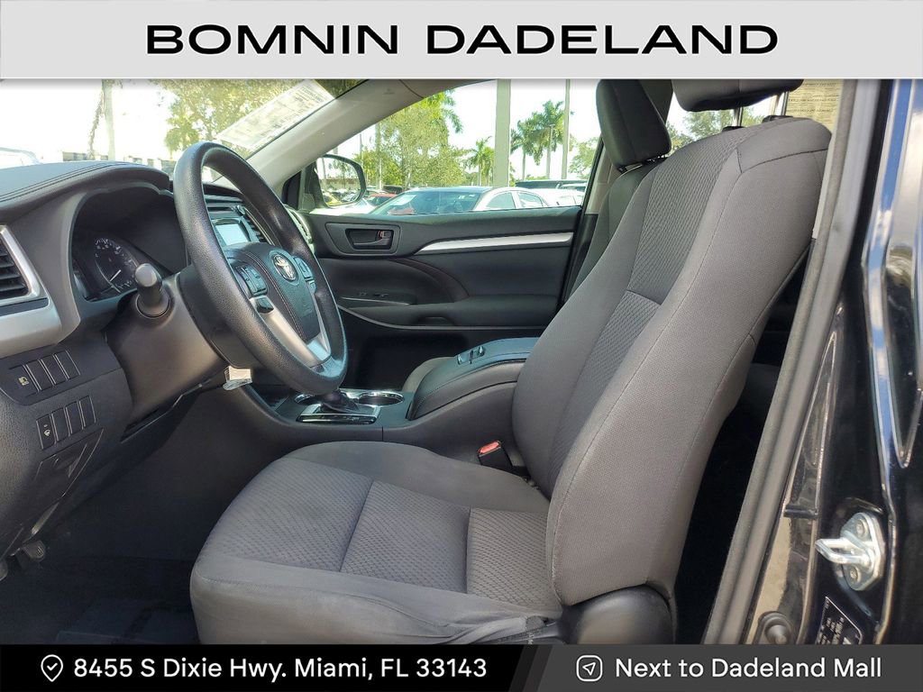 Used 2018 Toyota Highlander Plus image 16