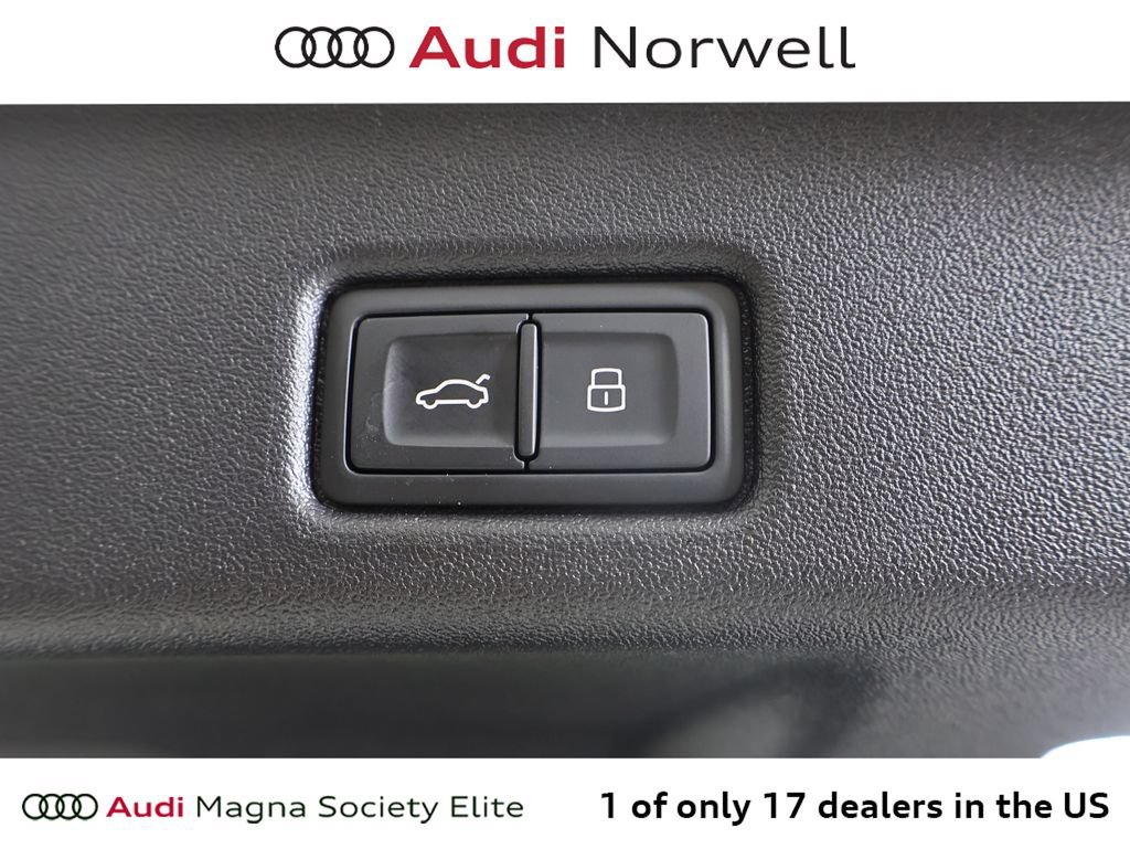 Used 2025 Audi Q5 Premium Plus w/ Premium Plus AWD/4WD image 17