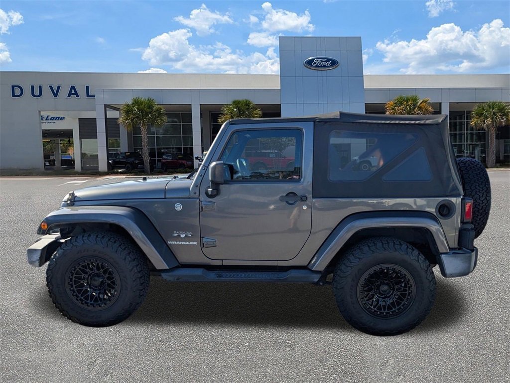 Used 2016 Jeep Wrangler Sahara w/ Connectivity Group image 7