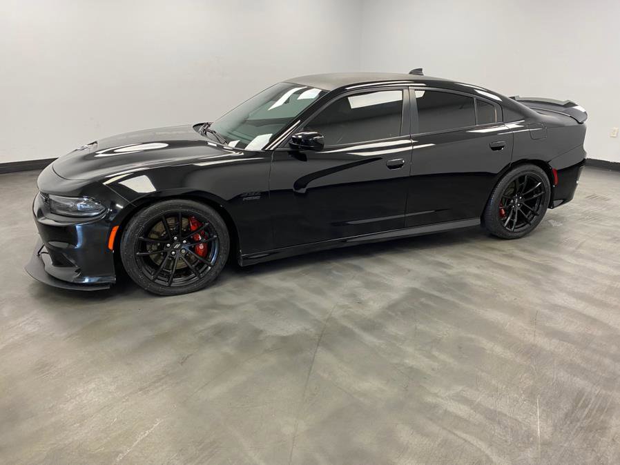 Used 2017 Dodge Charger R/T image 3