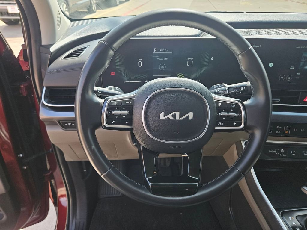 Used 2025 Kia Carnival image 18