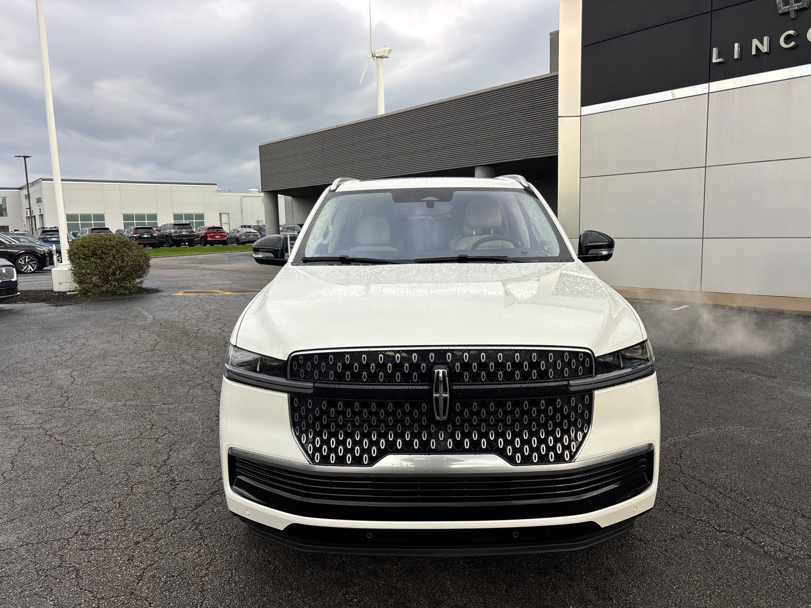 New 2025 Lincoln Navigator L Reserve image 2