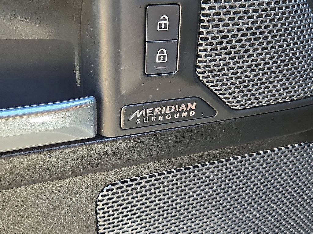 Used 2023 Land Rover Defender 110 V8 AWD/4WD image 24