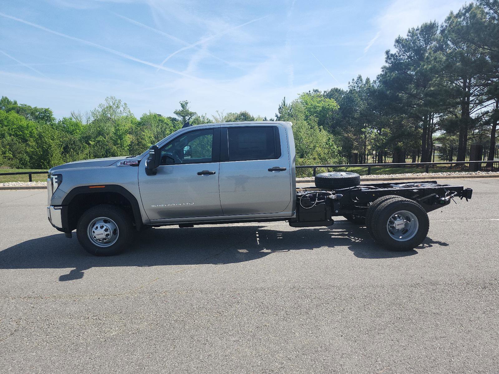 New 2026 GMC Sierra 3500 Pro image 2