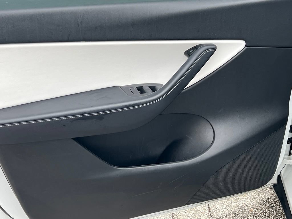 Used 2022 Tesla Model Y Performance AWD/4WD image 17