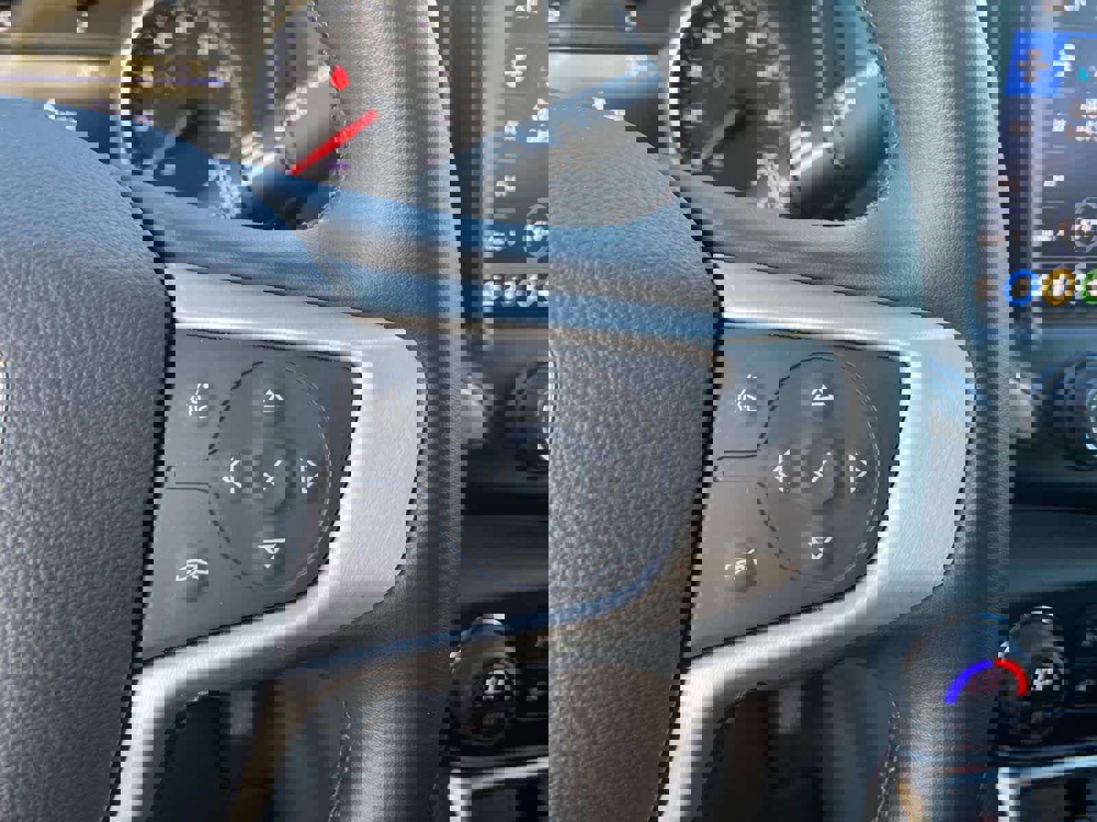 Used 2024 GMC Terrain SLT image 17