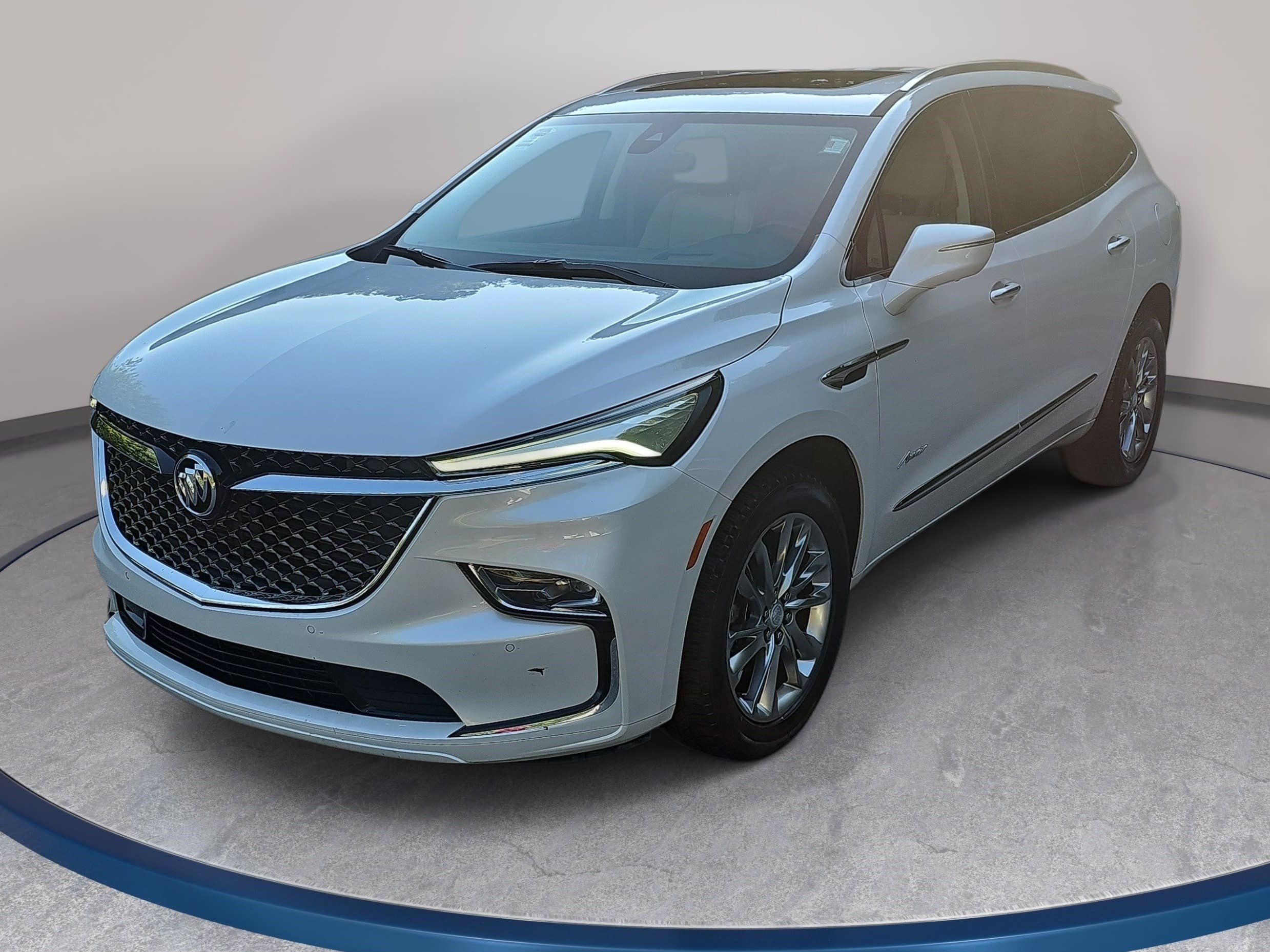 Used 2022 Buick Enclave Avenir w/ Avenir Technology Package FWD image 1
