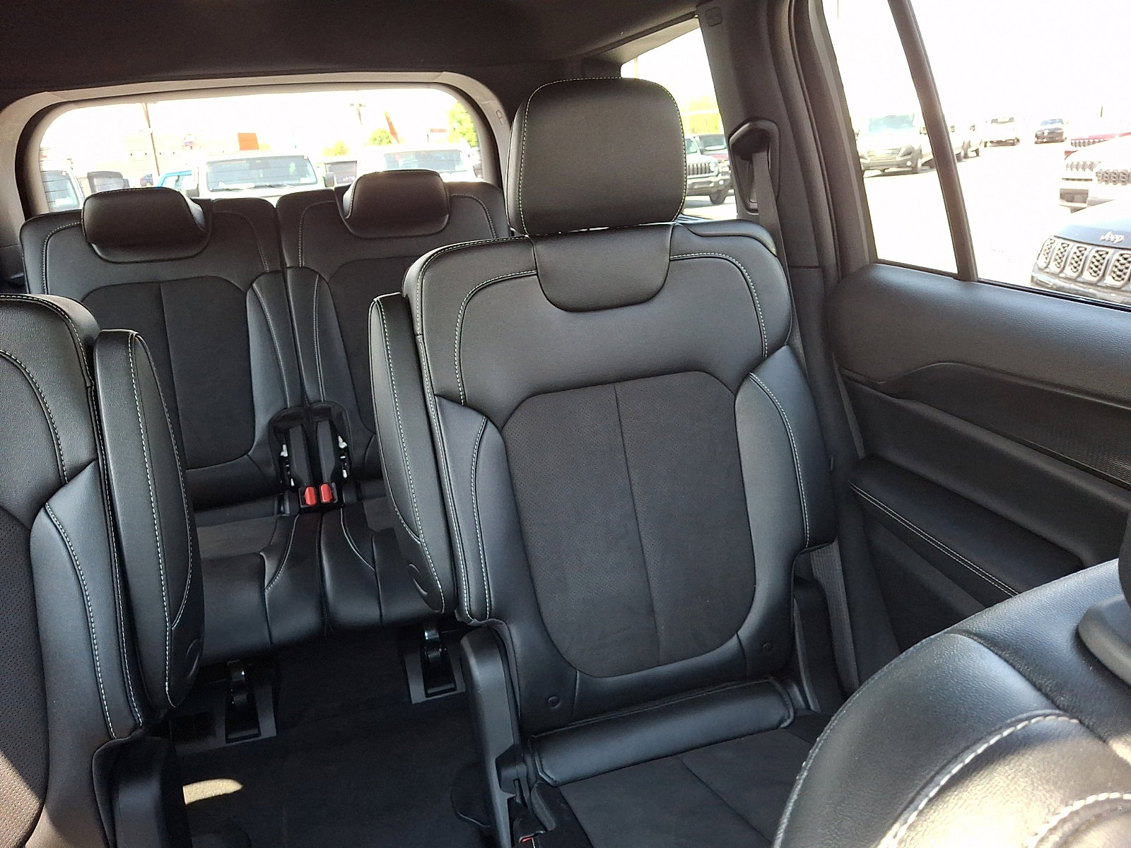 Certified 2023 Jeep Grand Cherokee L Laredo AWD/4WD image 21