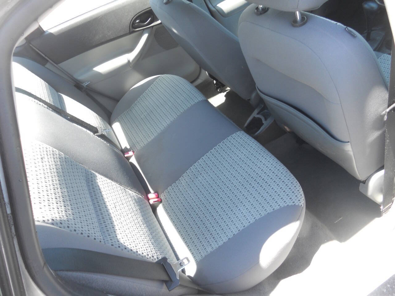 Used 2006 Ford Focus SES FWD image 32