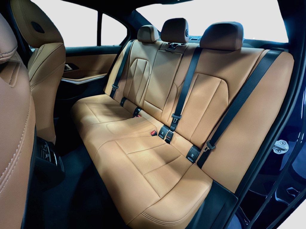 New 2026 BMW 330i xDrive Sedan w/ Premium Package AWD/4WD image 25