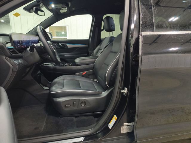 Used 2025 Buick Enclave Preferred AWD/4WD image 21