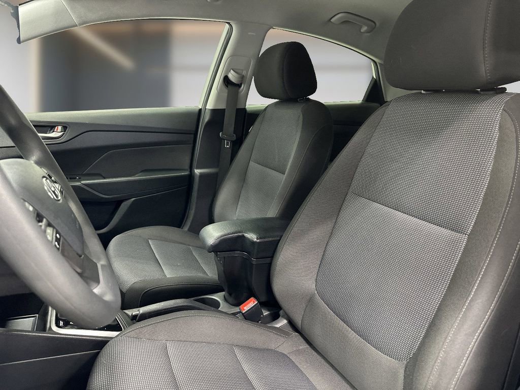 Certified 2022 Hyundai Accent SE image 7