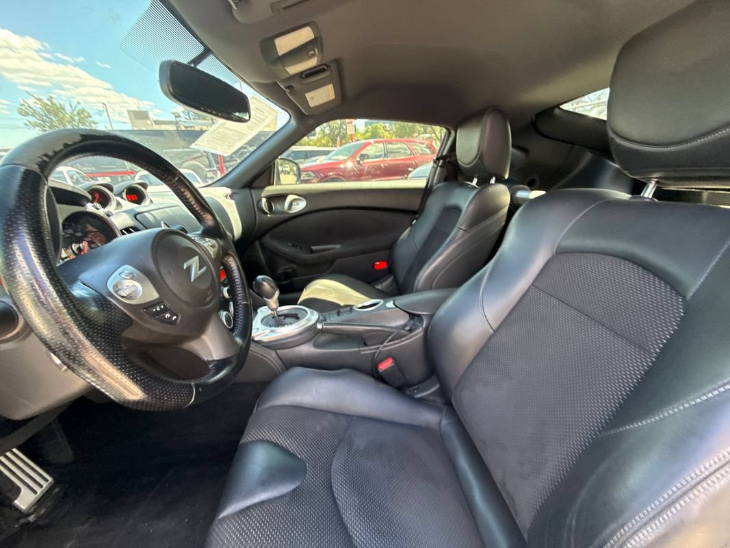 Used 2013 Nissan 370Z Touring RWD image 16