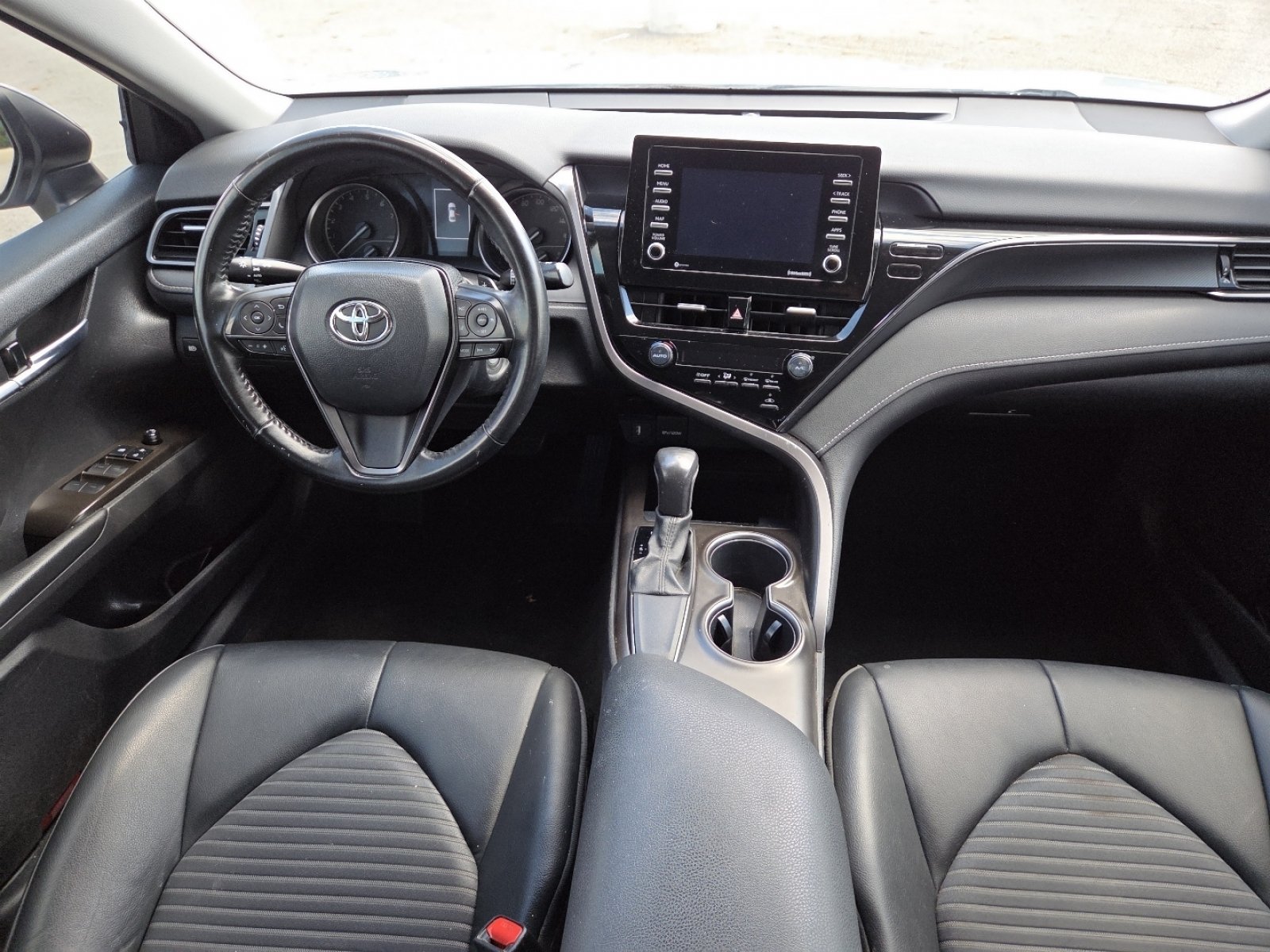 Used 2021 Toyota Camry SE FWD image 23