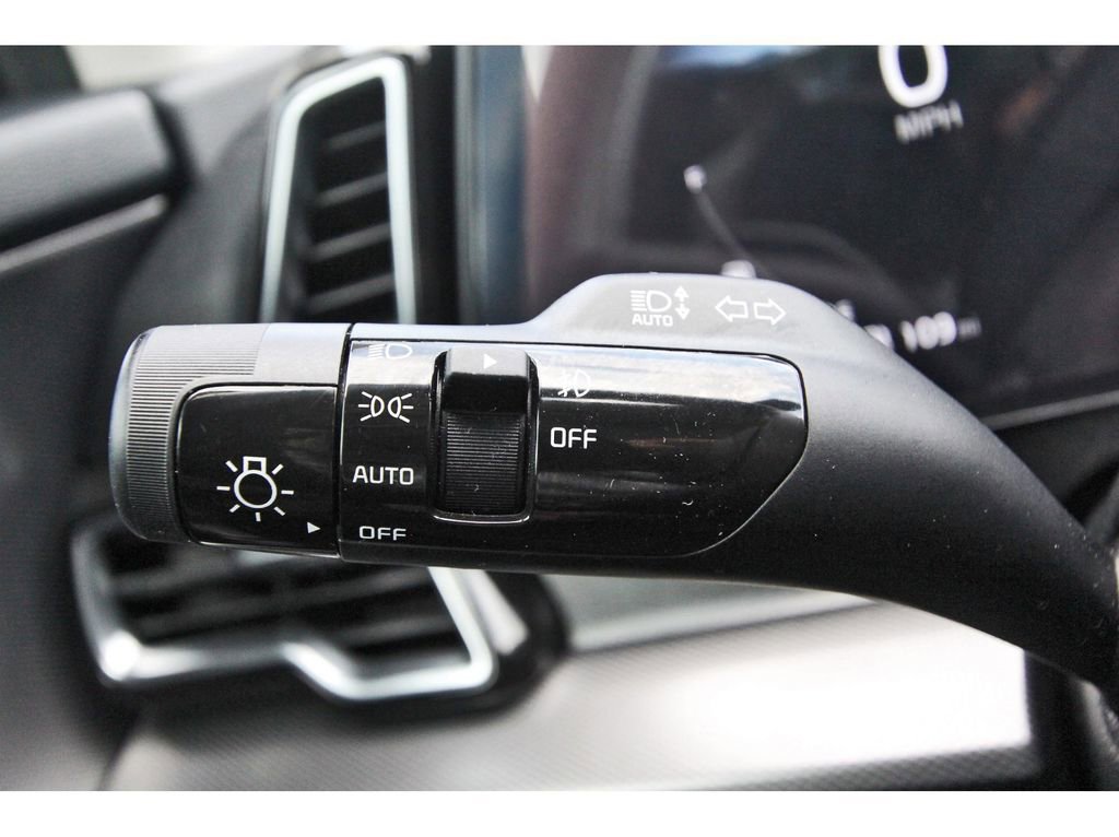 Used 2023 Kia Sportage SX image 16