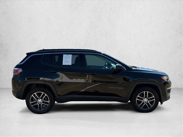 Used 2018 Jeep Compass Latitude w/ Popular Equipment Group FWD image 4