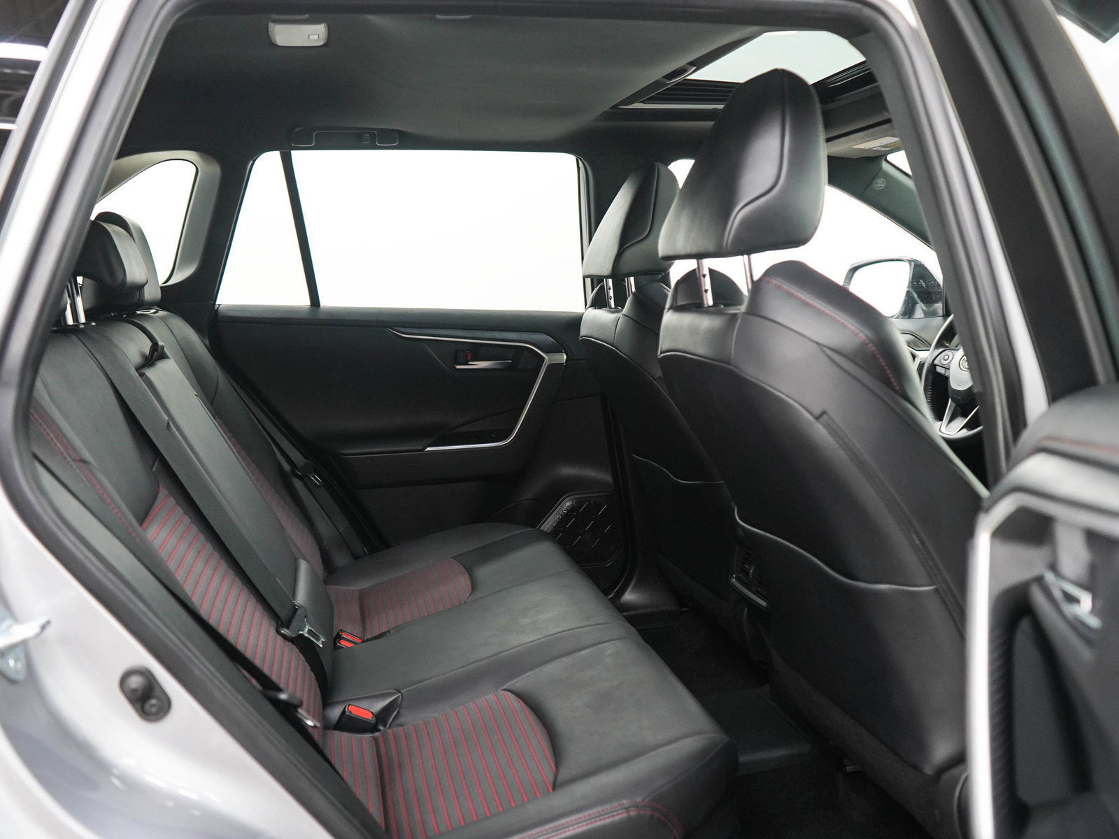 Used 2022 Toyota RAV4 XSE w/ Weather Package AWD/4WD image 12