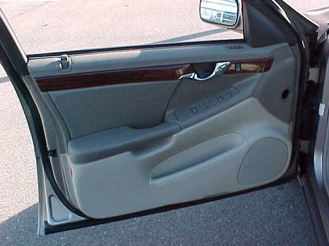 Used 2004 Cadillac De Ville FWD image 21