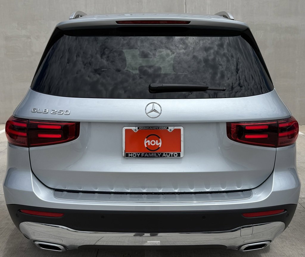Used 2024 Mercedes-Benz GLB 250 250 image 4