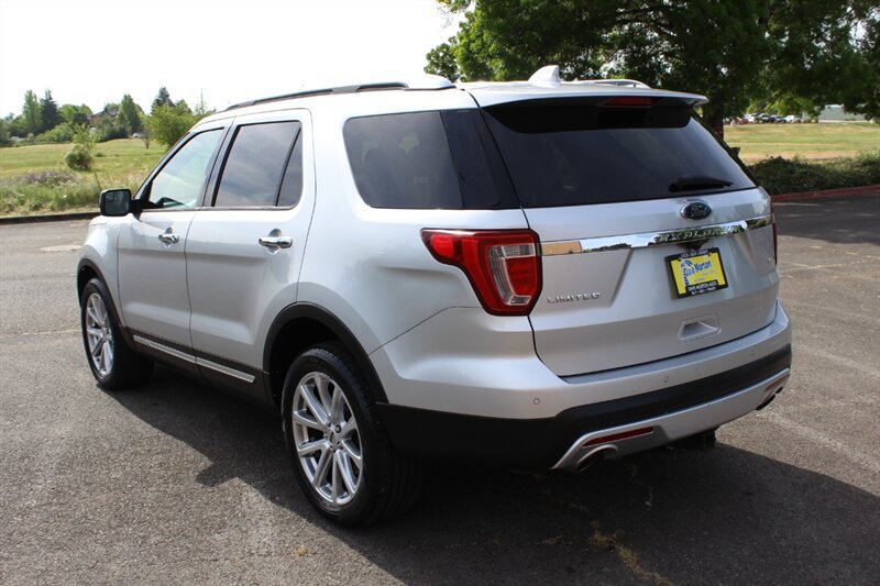 Used 2016 Ford Explorer Limited AWD/4WD image 3